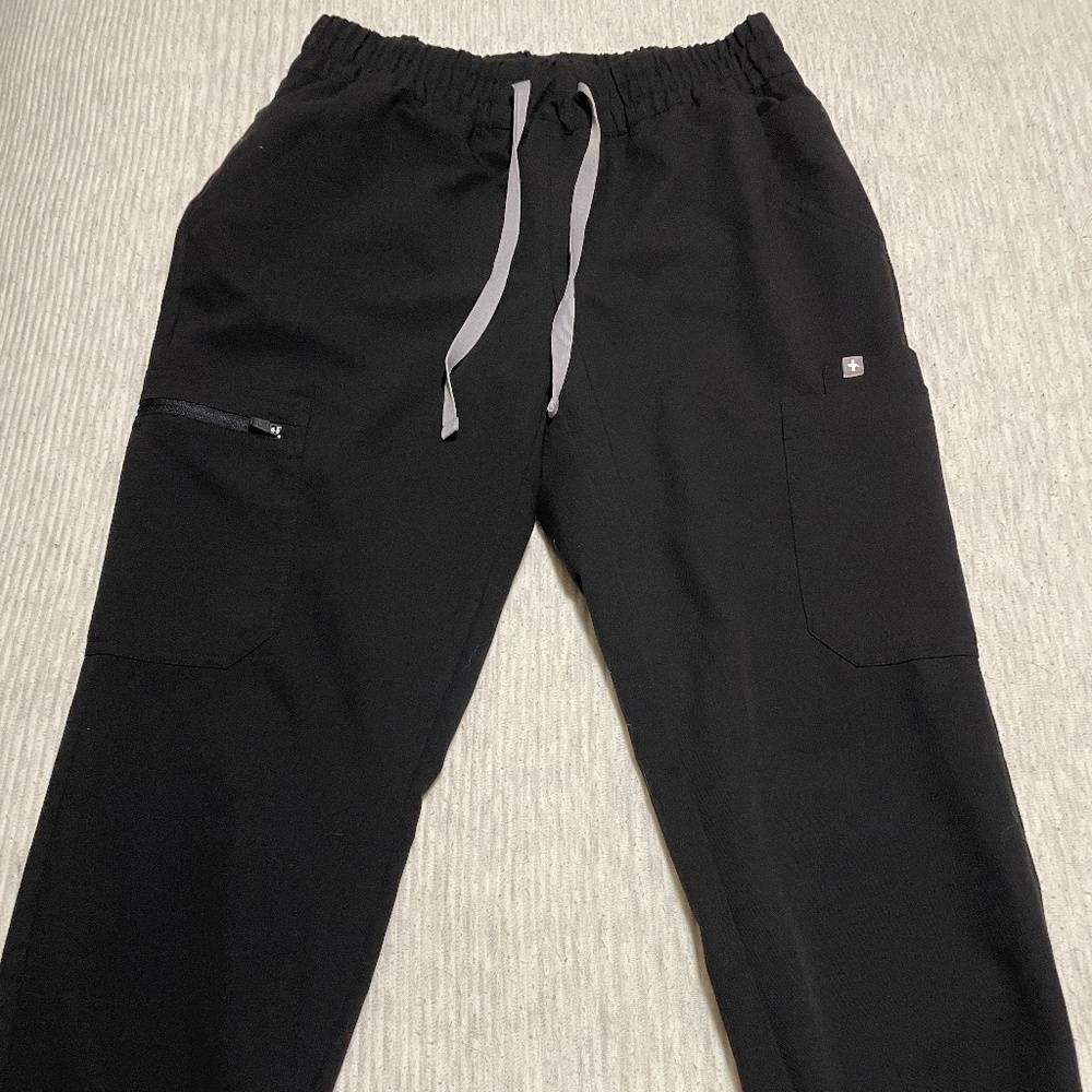 Figs Uman scrub pants, black SP. Excellent condition.